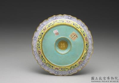 图片[3]-Gold saucer with champleve and painted enamel decor of European mother-and-child, Qing dynasty, Qianlong reign (1736-1795)-China Archive